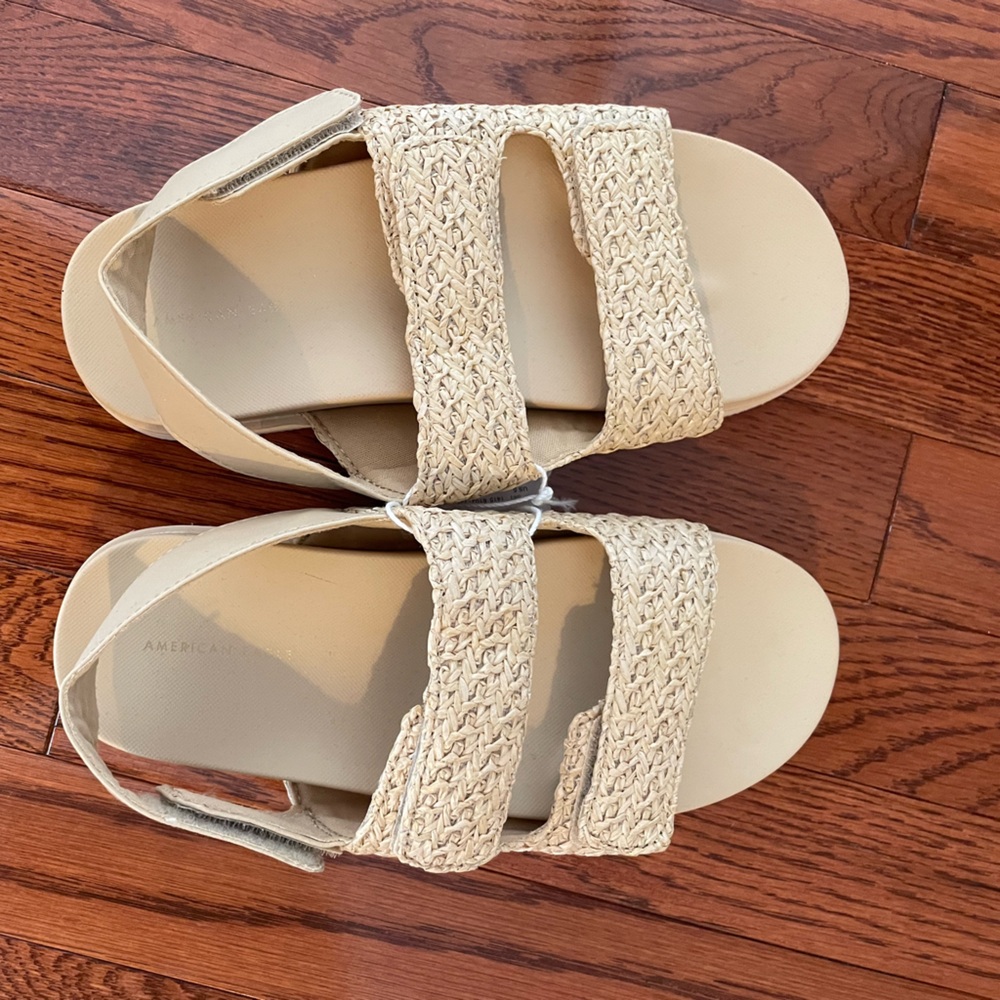 American Eagle Sandals NWT